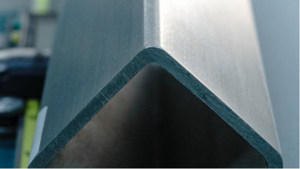 ����ַ���R��