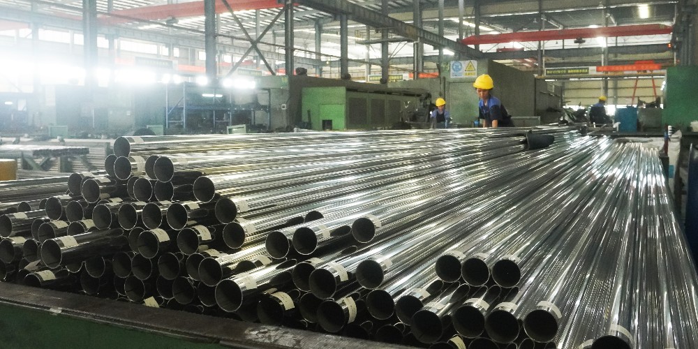 ��Խ�������ִ�̽�˼������Ϊ�ܵ���ȫװ�ϡ�͸���ۡ���