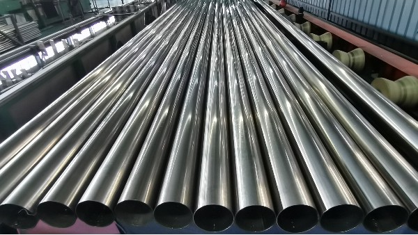 ���ӵ��������ѧ��װ�κ����빤ҵ��ѹ����ı��ʲ�ͬ