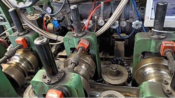 ����ֹ���Ϊ�γɻ�е�豸������