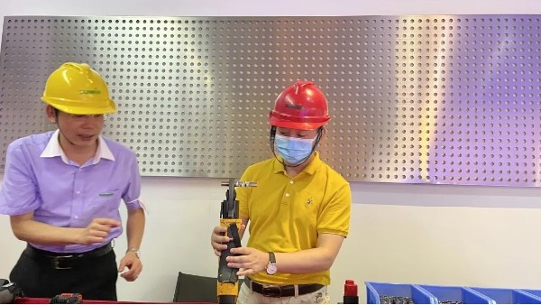 ������ԵMG-�й��ٷ���վ���ţ��ƽ��������ؿ��г�