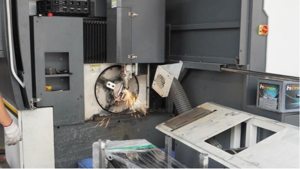 �����и�